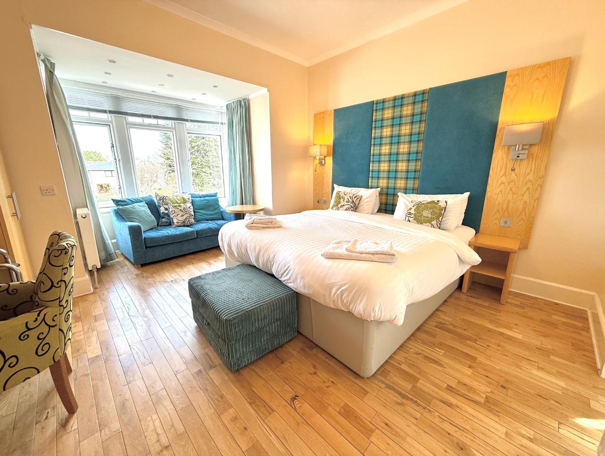 The Clubhouse Hotel Nairn Exterior photo